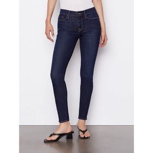 Frame Le Skinny de Jeanne in Queens Way